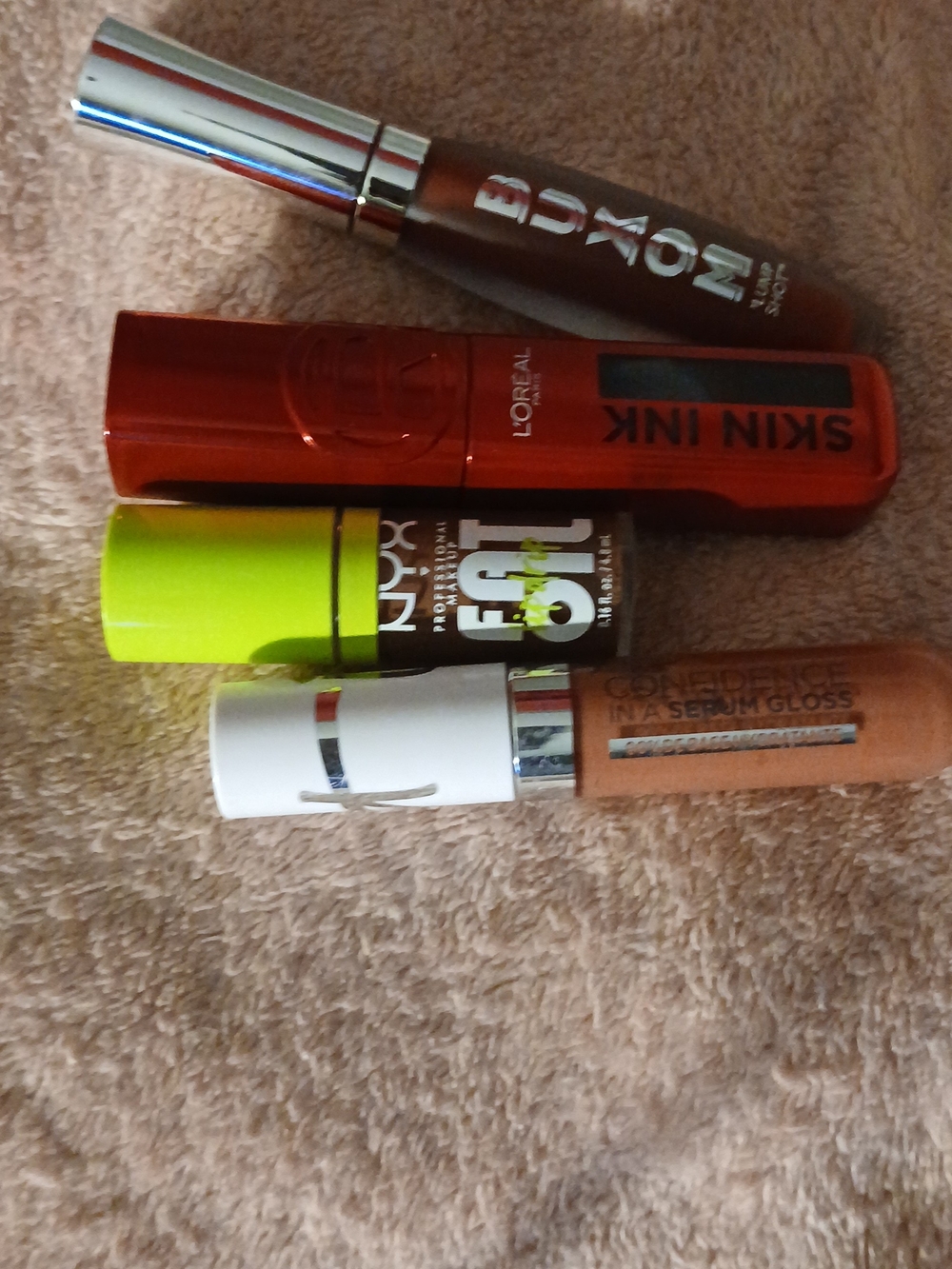 Lip Favorites Bundle – NYX Fat Oil, IT Cosmetics, L'Oréal & Bu​ndle